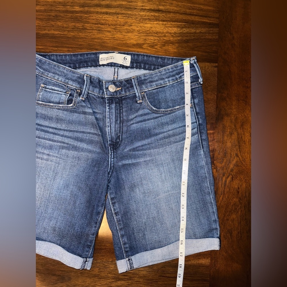 Abercrombie & Fitch Jean Shorts- Boyshort Size 6 - Picture 4 of 6